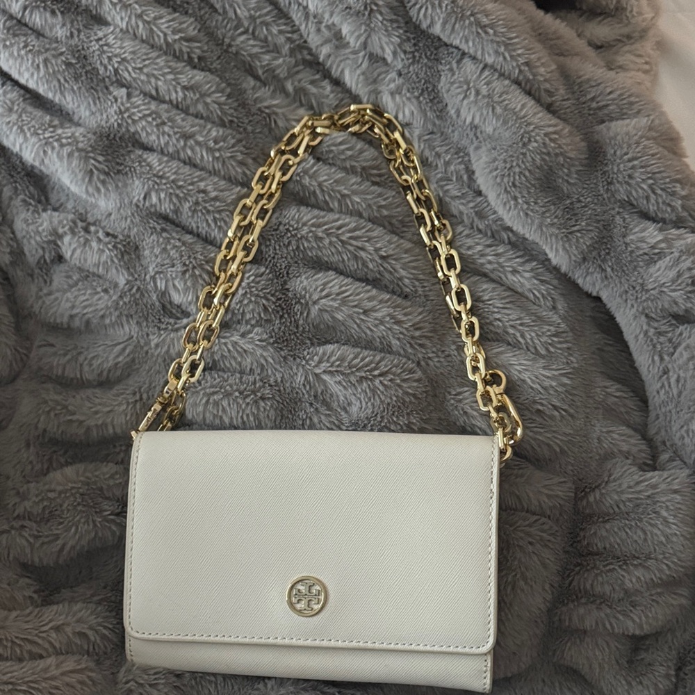 Tory Burch Ivory Leather Shoulder Bag with Gold Chain